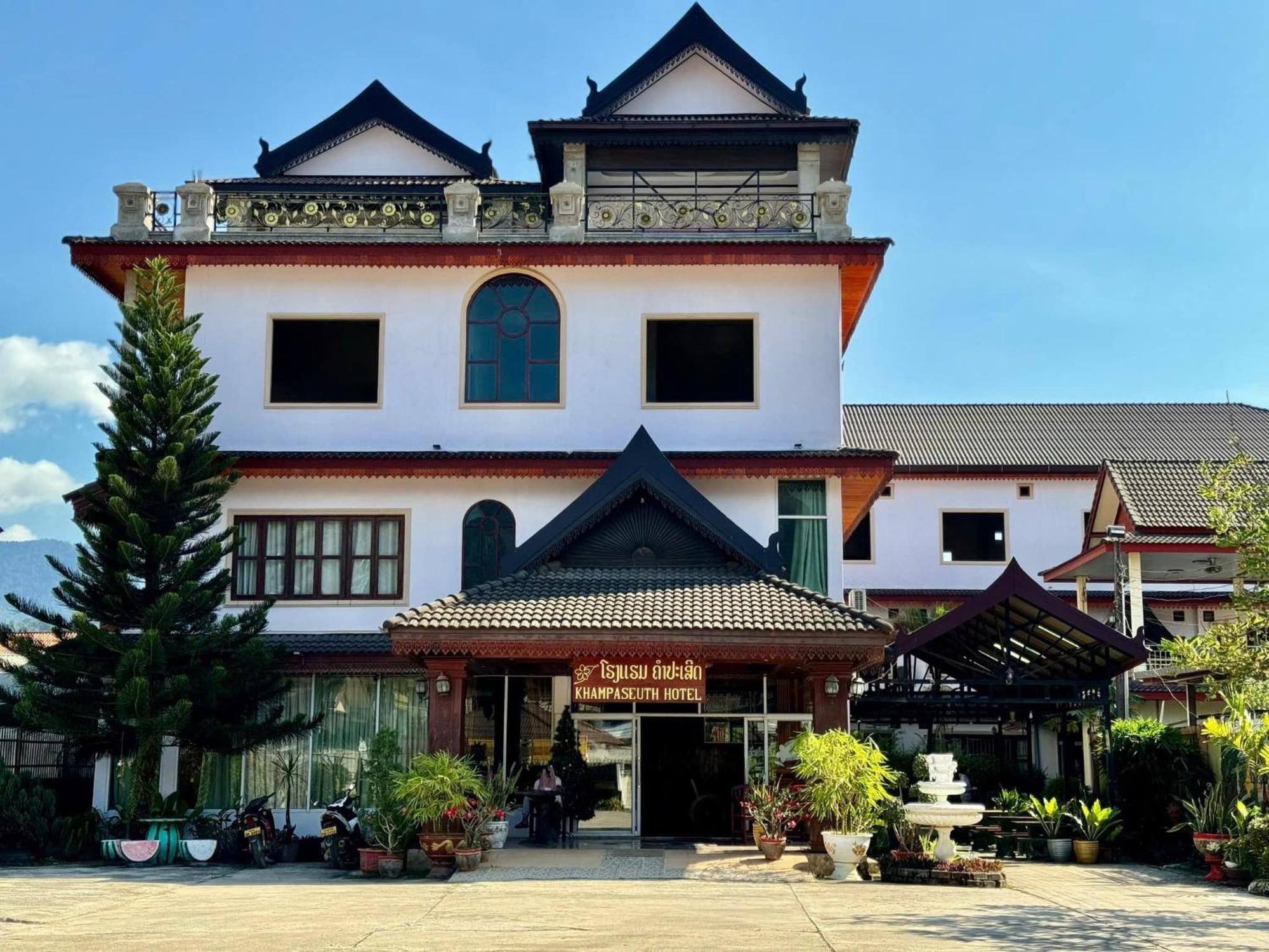 Khampaseuth Hotel Vang Vieng Extérieur photo