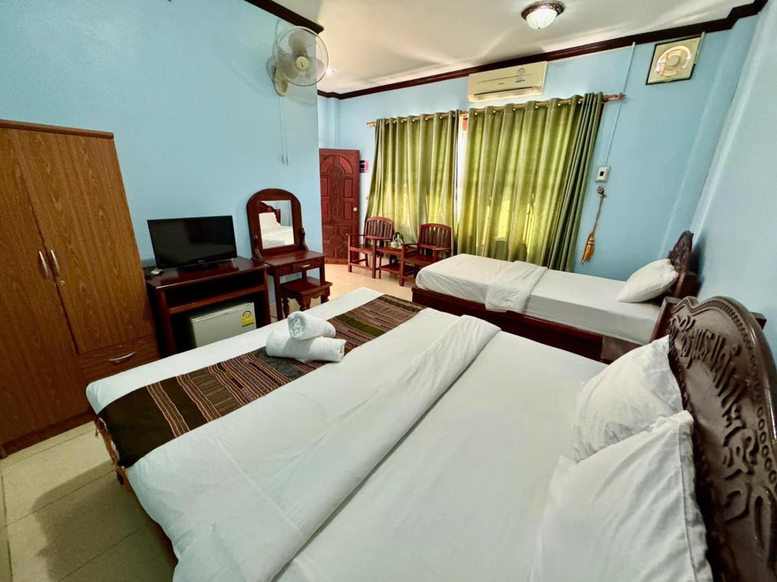 Khampaseuth Hotel Vang Vieng Extérieur photo