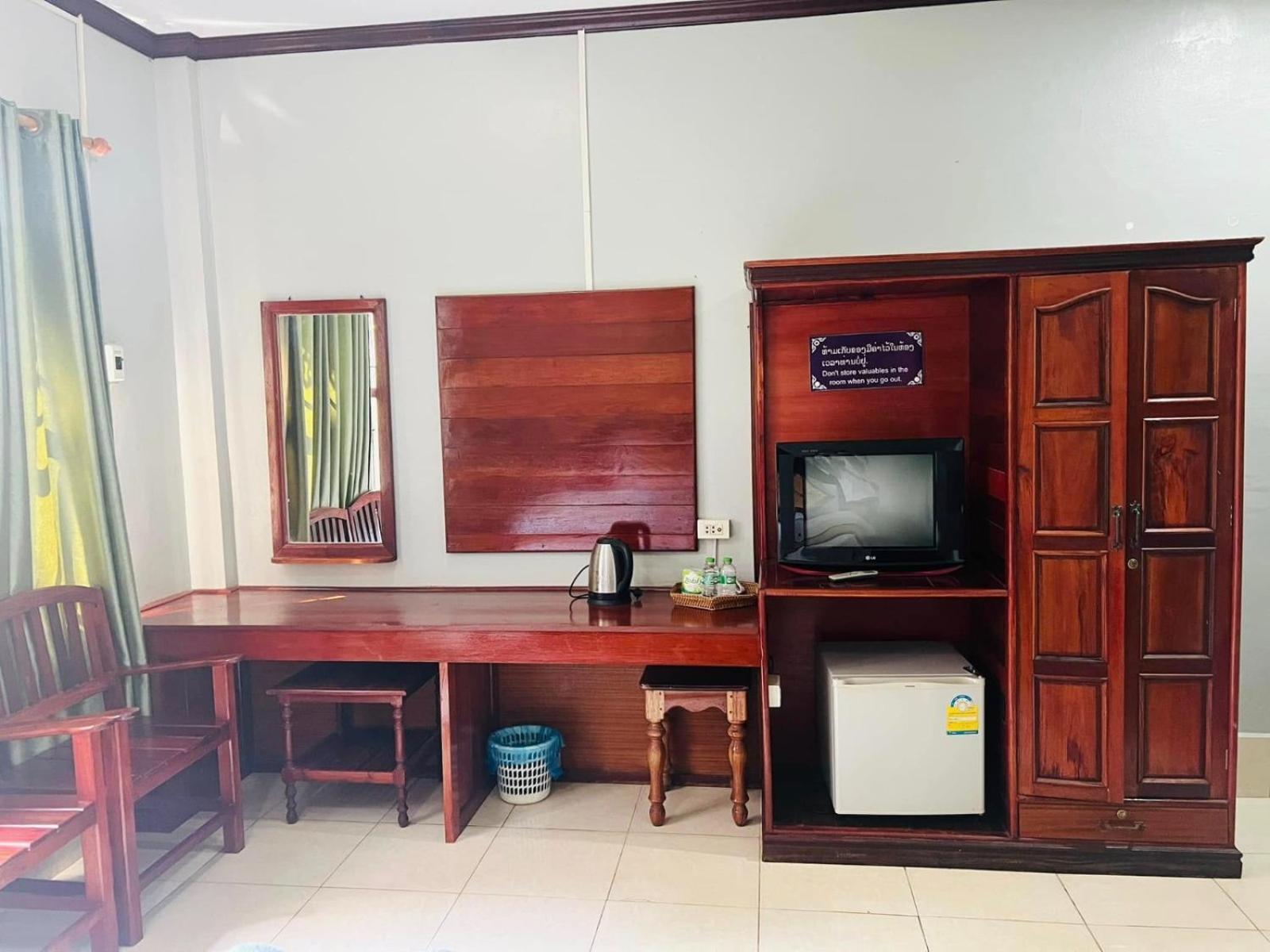Khampaseuth Hotel Vang Vieng Extérieur photo